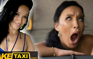 Fake Cab - Bikini Tot Asia Vargas strips anent the back of the cab to the driver's delight