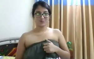 Sensation Julie Bhabhi playing with her breasts