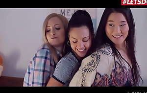 A girl knows - marie silvia apolonia lapiedra & katana - college angels join lesbian 3way on their room