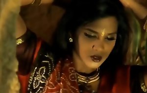 Erotic Moves From Beautiful Indian MILF