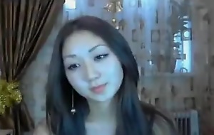 Elegant Asian webcam whittle reveals her pretty outlook and exotic